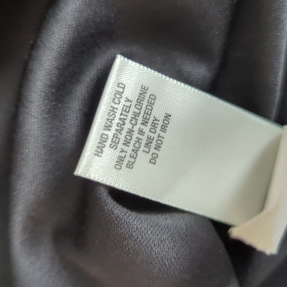 3 for $30. Black and white top - Picture 7 of 10